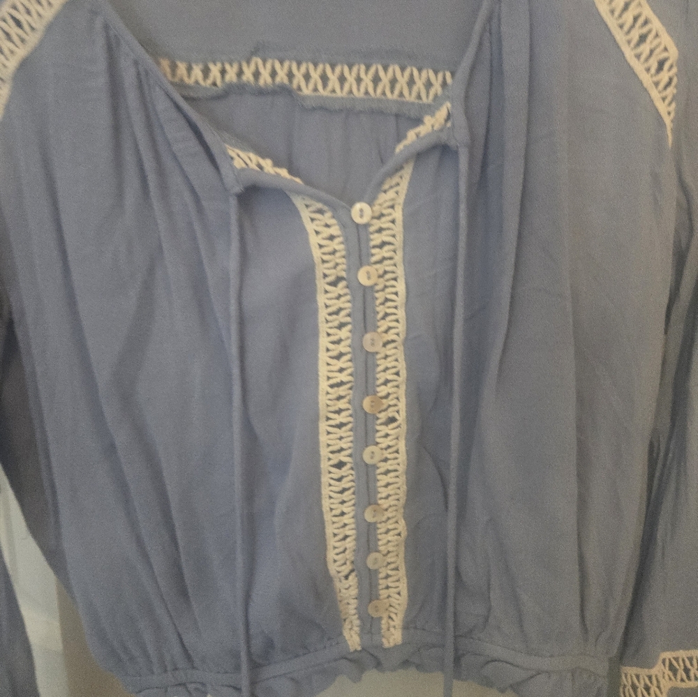 Shirt - Picture 3 of 4